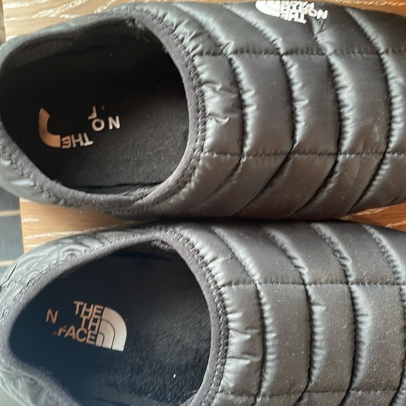 The North Face slippers thermopuff men’s size 9 - Picture 3 of 4